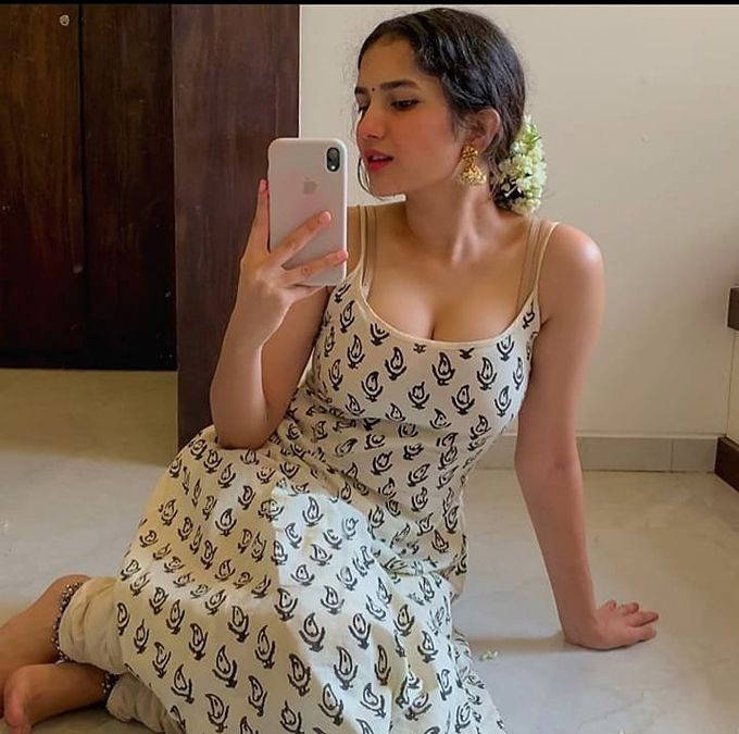 Hii call me kajal patel low price top model service provide full safe and secure full enjo